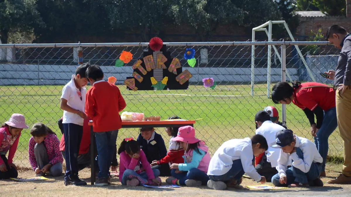 Con este método, se pretende que los niños se involucren la labores del campo con base la tradiciones y juegos.